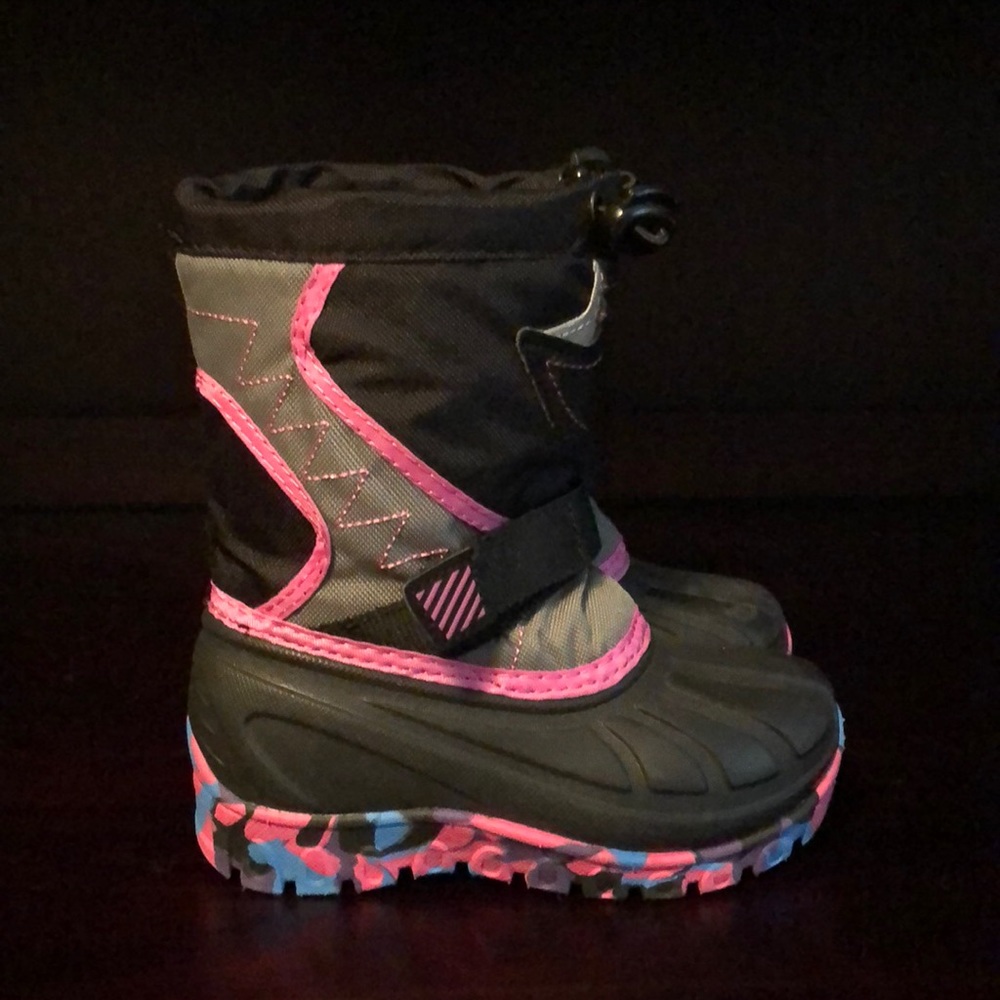 Winter boots toddler size 7
